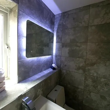 Luxurious 2 Bed House Apartment Leeds (West Yorkshire)