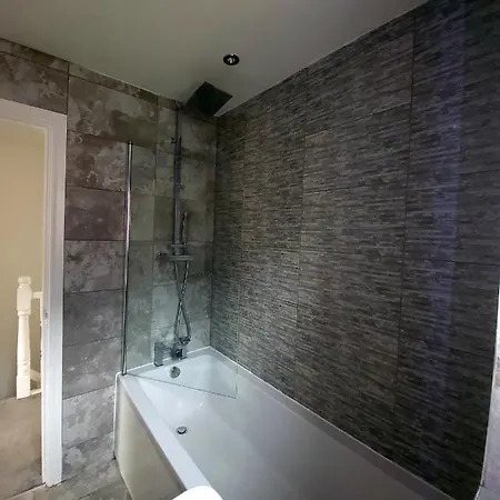 Luxurious 2 Bed House Apartment